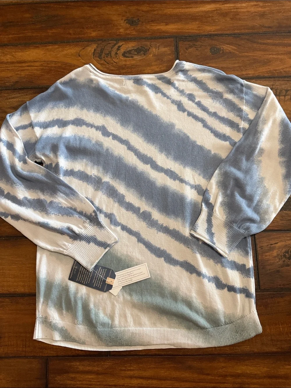 Democracy NWT  Lightweight Blue and White Crew Neck Sweater